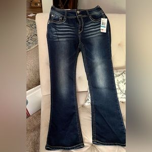 NWT Wallflower bootcut stretch jeans-size 9 Short…comfy and nice detailing!